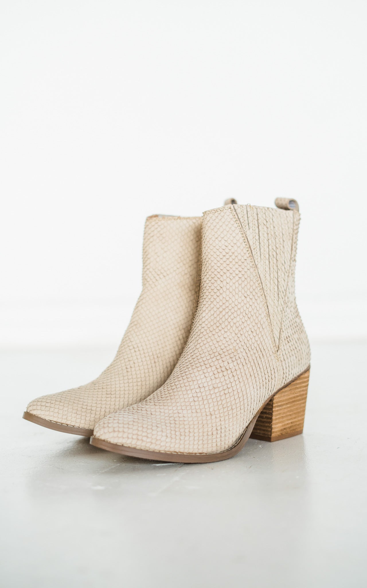 Taris Ankle Boot in Cream